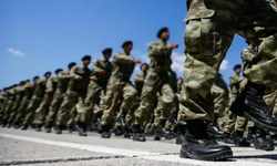 AKP'li vekilden askerlik sistemi için yeni düzenleme sinyali