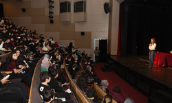 Nilüferli öğrenciler yazar Melis Sena Yılmaz ile buluştu