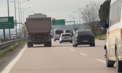 Bursa'da hafriyat kamyonu tehlike saçtı