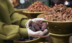 İftar sofralarının vazgeçilmezi hurma, et fiyatıyla yarışıyor