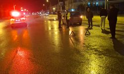 İnegöl’de bozuk yol sürücüleri canından bezdirdi: Lastikler bir bir yarılıyor