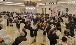 Kafkaslılardan gövde gösterisi! Hıncahınç dolan salonda önemli mesajlar verildi