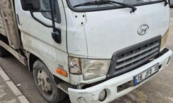 Bursa İnegöl'de kamyonet ile araç çarpıştı: 1 yaralı