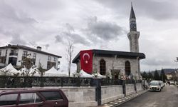 "Bedri Huy ve Ailesi Camii" dualarla açıldı.. Mimarisiyle dikkat çeken cami
