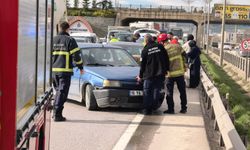 Bursa İnegöl'de 2 otomobil çarpıştı: Karayolu ulaşıma kapandı