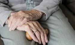 Yaşlılıkta yeni dönem: Bakım sigortası devreye giriyor