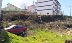 Bursa İnegöl'de freni boşalan otomobil 20 metre uçtu!