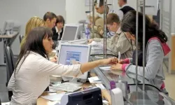 TBMM’den geçti: Artık cumartesi günleri de bankalar yarım gün açık olacak!