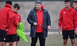 İnegölspor Teknik Direktörü Koray Palaz: “Eksik kadroyla alınan 1 puan değerli”