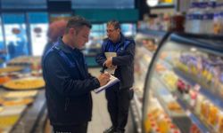 İnegöl'de Zabıta Ekiplerinden Pastane Ve Tatlıcılara Denetim