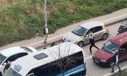 Bursa Yıldırım'da otomobil sürücüsü motosikletliye copla saldırdı