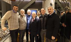 Başkan Bozbey çarşı esnafıyla bayramlaştı