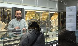 Bursa'da "vallahi billahi yok" yazısı kuyumcuda izdihamı durduramadı!