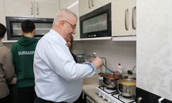 Başkan Ertaş üniversite öğrencilerinin iftar sofrasına konuk oldu