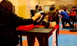 Bilecik'te Bilek Güreşi Yıldızlar İl Birinciliği tamamlandı