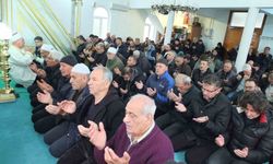 Burhaniye'de bayram namazında camiler doldu