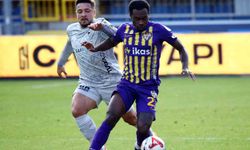 Trendyol Süper Lig: Eyüpspor: 0 - Kocaelispor: 1 (İlk yarı)