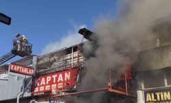 Zeytinburnu'nda sanayide çıkan yangın havadan görüntülendi