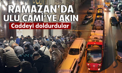 Bursa'da vatandaşlar sabah namazında Ulu Camiye akın etti