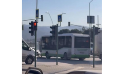 Bursa Nilüfer'de özel halk otobüsü ters şeride girdi