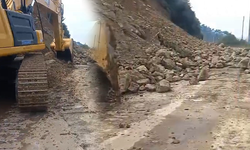 Gemlik-Mudanya yolu heyelan sebebiyle kapandı