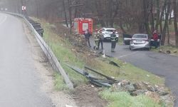 Bursa İnegöl'de otomobil alt yola uçtu! Yaralılar var