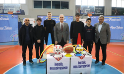 İnegöl Belediyesi’nden 80 Okula 700 Bin Tl’lik Spor Malzemesi Desteği