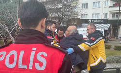 Bankta oturan erkeğe taciz iddiası! Yaşlı adamı komalık etti