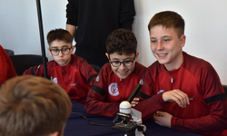 Altıeylül Belediyesporun sporcuları bilim dünyasını keşfetti