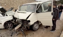 Bursa'da Bayram arifesinde feci kaza kamerada: 7 yaralı