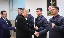 Bursa Valisi Ayyıldız, İl Jandarma Komutanlığı'nda Mehmetçik'le buluştu