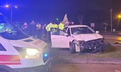 Bursa İnegöl'de kaza yaptı: Ekiplere zorluk çıkarttı