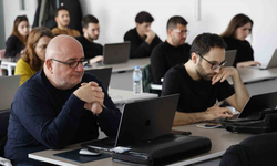 Büyükşehir’den teknoloji meraklısı gençlere yapay zeka eğitimi