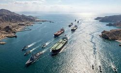 İran'dan Hürmüz Boğazı'nda gemi geçişlerine günlük kota!