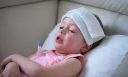 Menenjit belirtileri olan bir çocuk için her dakika kritik