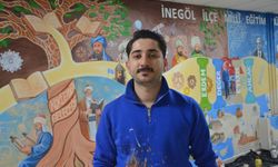 Bursa İnegöl'de engelli öğretmen beğeni topluyor