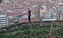 Bursa Tophane surlarında korku dolu anlar, 4 saat ikna edilmeye çalışıldı, düştü yaralandı