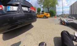 Bursa Yıldırım'da motosiklet otomobile çarptı |  O anlar kask kamerasına yansıdı