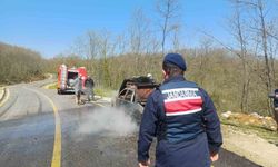 Bilecik'te seyir halindeki otomobil alev aldı