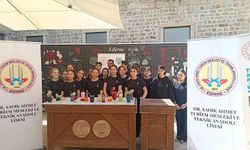 Edirne'de geleceğin aşçıları, içecek yarışmasında hünerlerini sergiledi