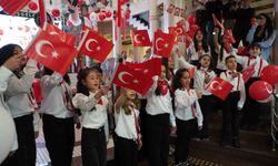 Tuzla Belediye Binasında 23 Nisan coşkusu