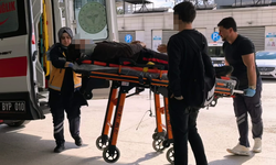 Bursa İnegöl'de motosikletli genç araca daldı