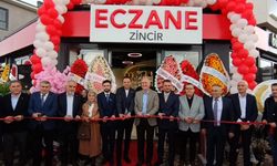 İnegöl'de Zincir Eczanesi görkemli törenle açıldı