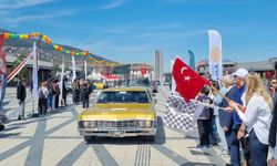 Bursa'da klasik araç konvoyu