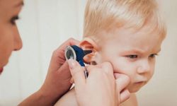 Çocuğunuz sık sık kulağını çekiyorsa dikkat!