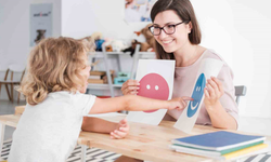 Uzmandan ailelere mesaj: Otizmde en önemli adım anlamak