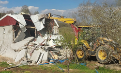 İnegöl'de 142 kaçak yapı yıkıldı