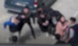 Esenyurt'ta liseli gençler birbirine girdi!