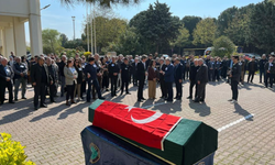 Akademisyen Doğan Yavaş, fakültesi önünden dualarla uğurlandı