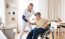 65 yaş üstüne yeni sistem: Bakım giderleri için sigorta modeli yolda